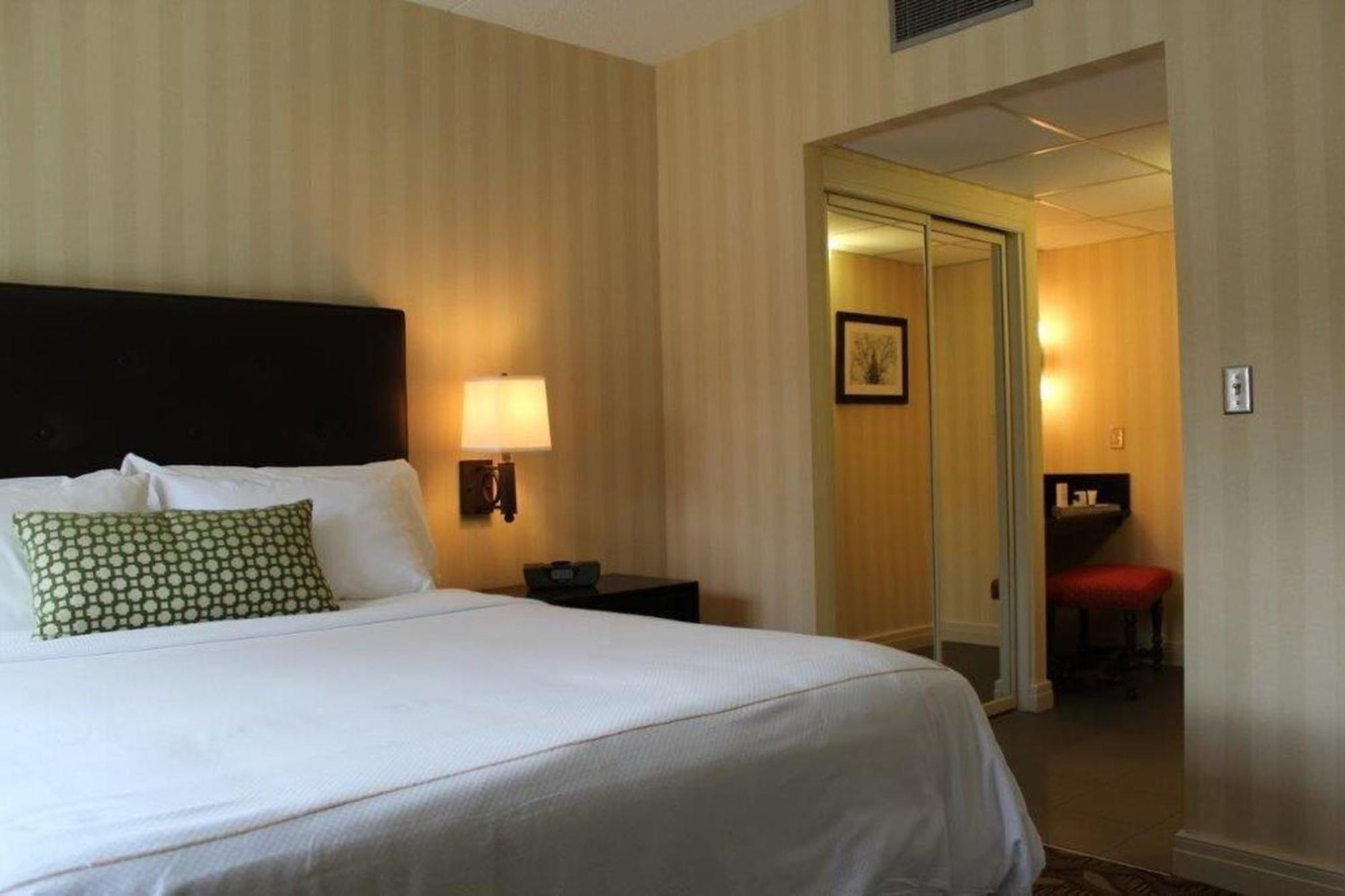Ivey Spencer Leadership Centre Hotel London Bagian luar foto