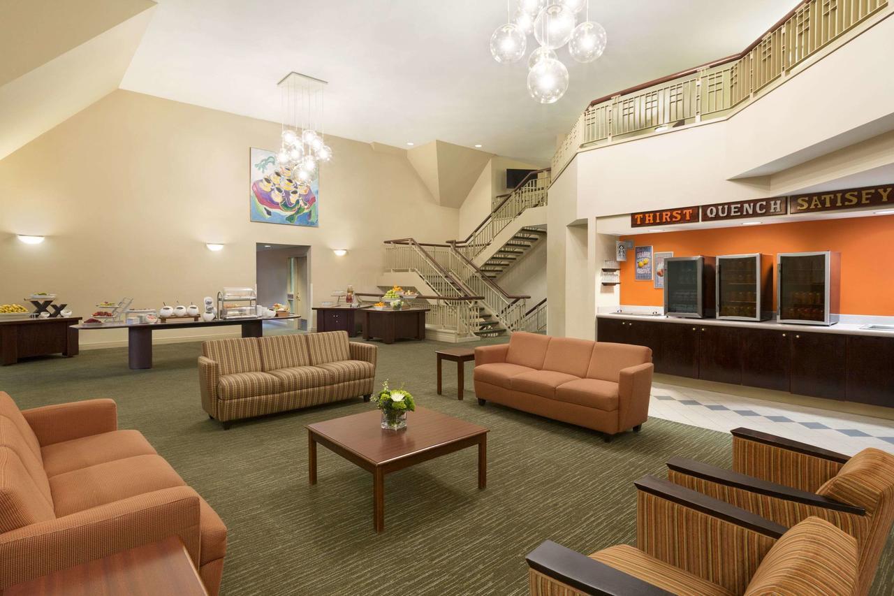 Ivey Spencer Leadership Centre Hotel London Bagian luar foto