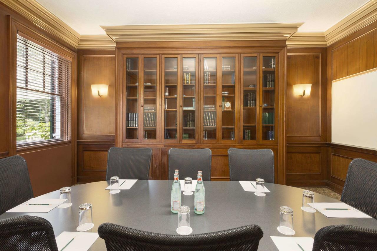 Ivey Spencer Leadership Centre Hotel London Bagian luar foto