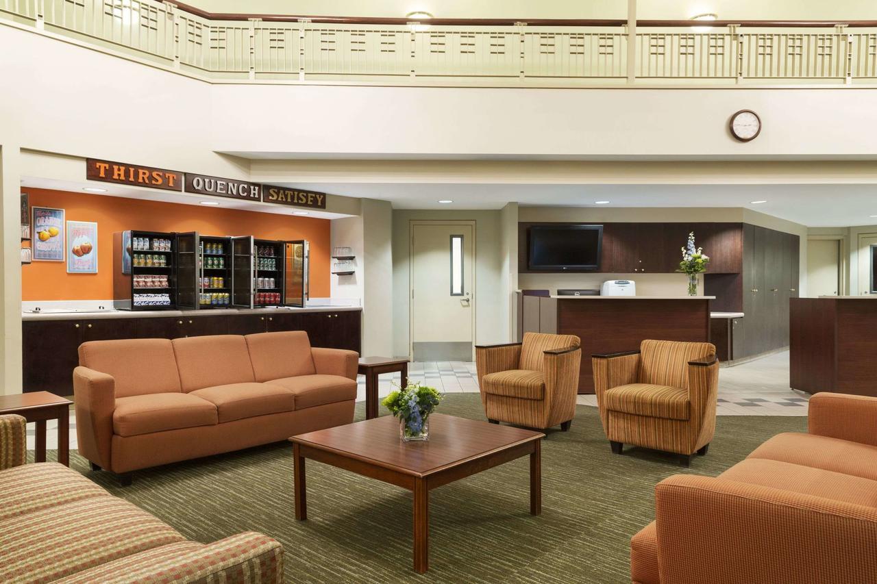 Ivey Spencer Leadership Centre Hotel London Bagian luar foto