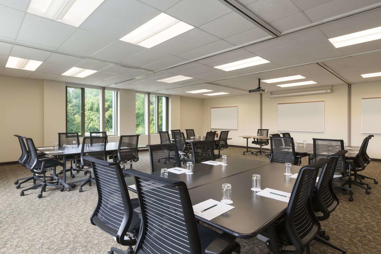 Ivey Spencer Leadership Centre Hotel London Bagian luar foto
